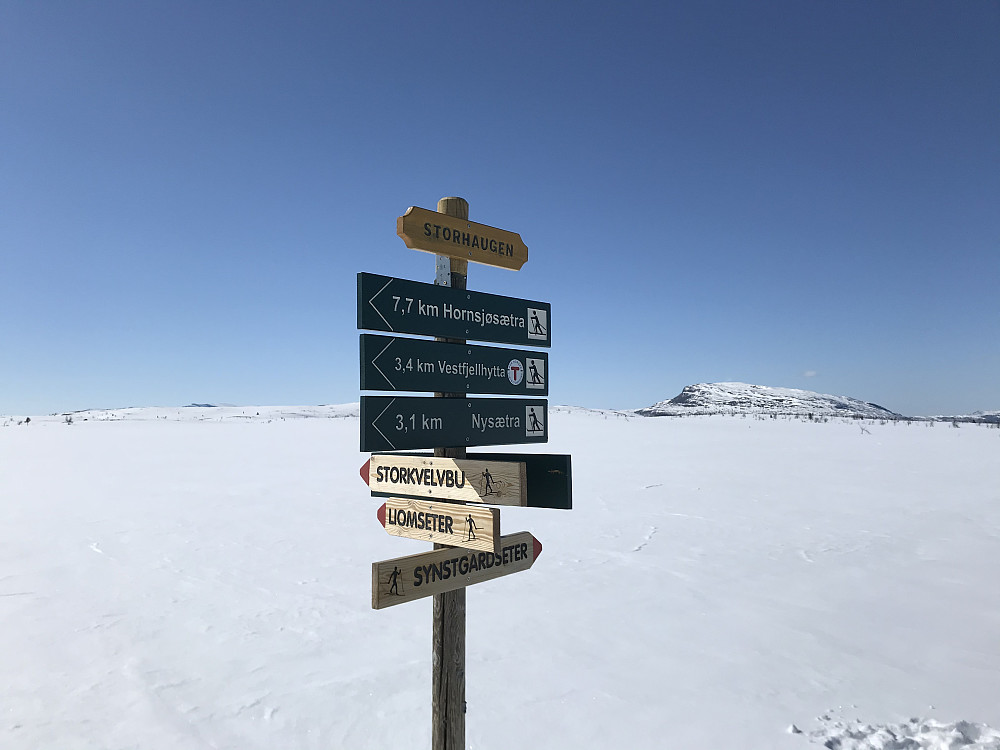 Nytt skilt nedenfor Storhaugen