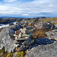 Toppen av Sæterheia. Krogstadfjellet i bakgrunn.