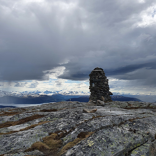 Bølia, skumle skyer på tur inn.