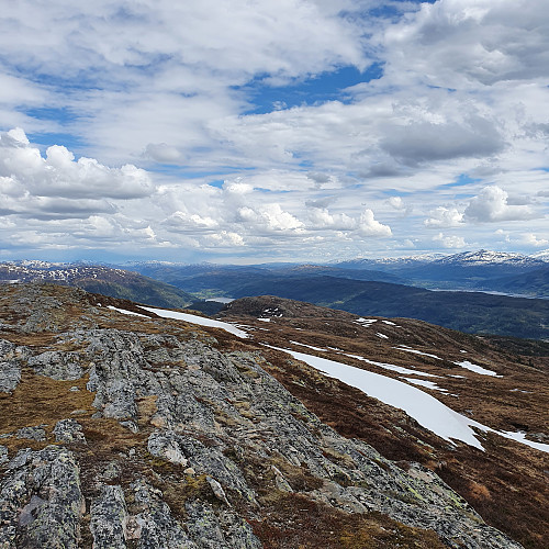 Durmålshaugen og Bæverfjorden. Honstadknyken til høyre.