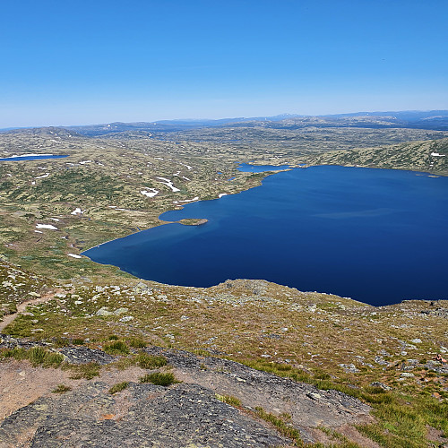 Forollsjøen og Nekkjåskarven i bakgrunn