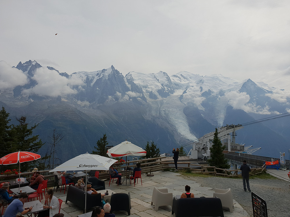 Det ble lunch på Planpraz og en liten gåtur mot ca 2100 moh vi rakk i dag. Og en kul utsikt mot unorske fjell/typiske alpefjell