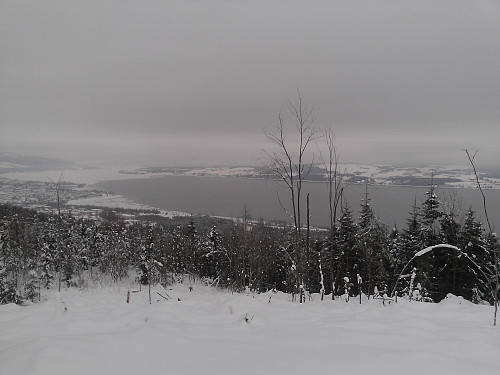 Grått over Gjøvik i dag