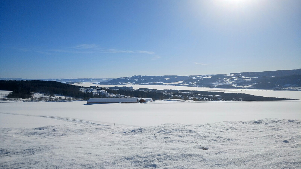 Utsikten fra parkeringa