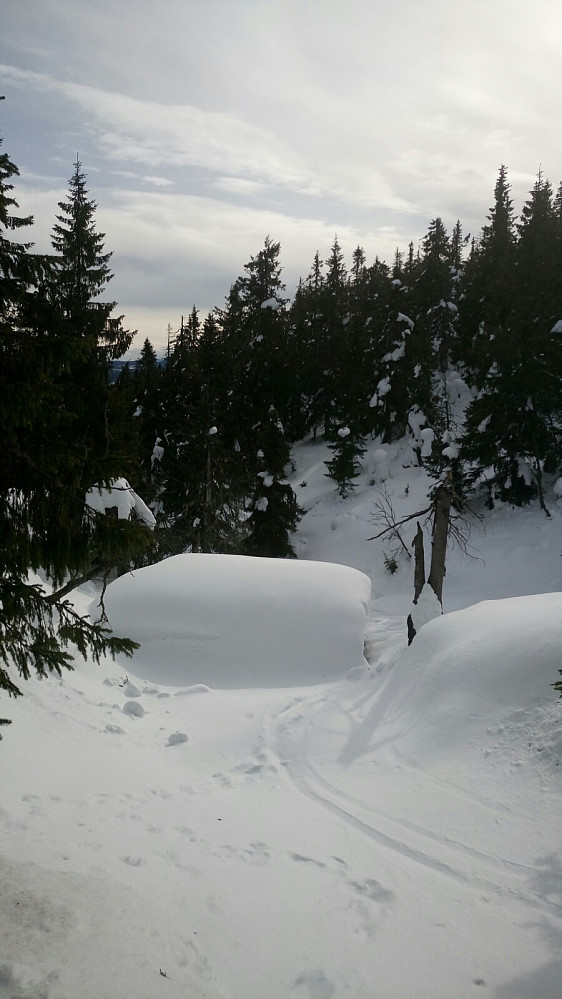 Skikkelig nedsnødd hjemmefronthytte