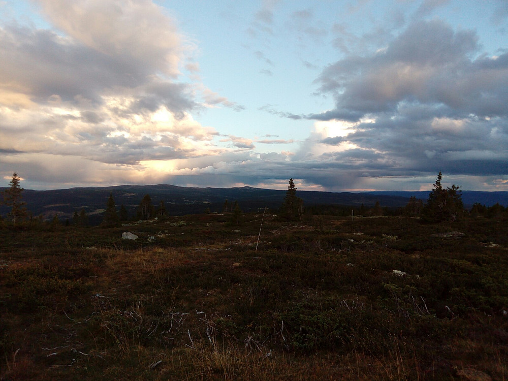 Sørøst mot Smørlifjellet og Binnhovdknatten