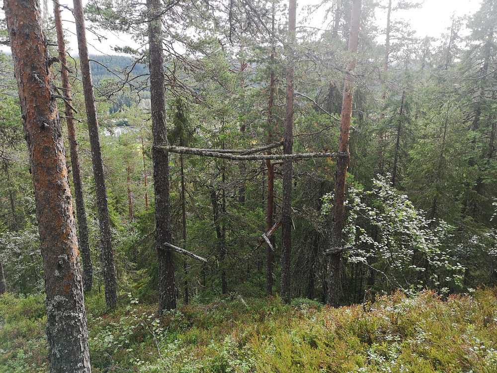 Gammelt byggverk av ett slag