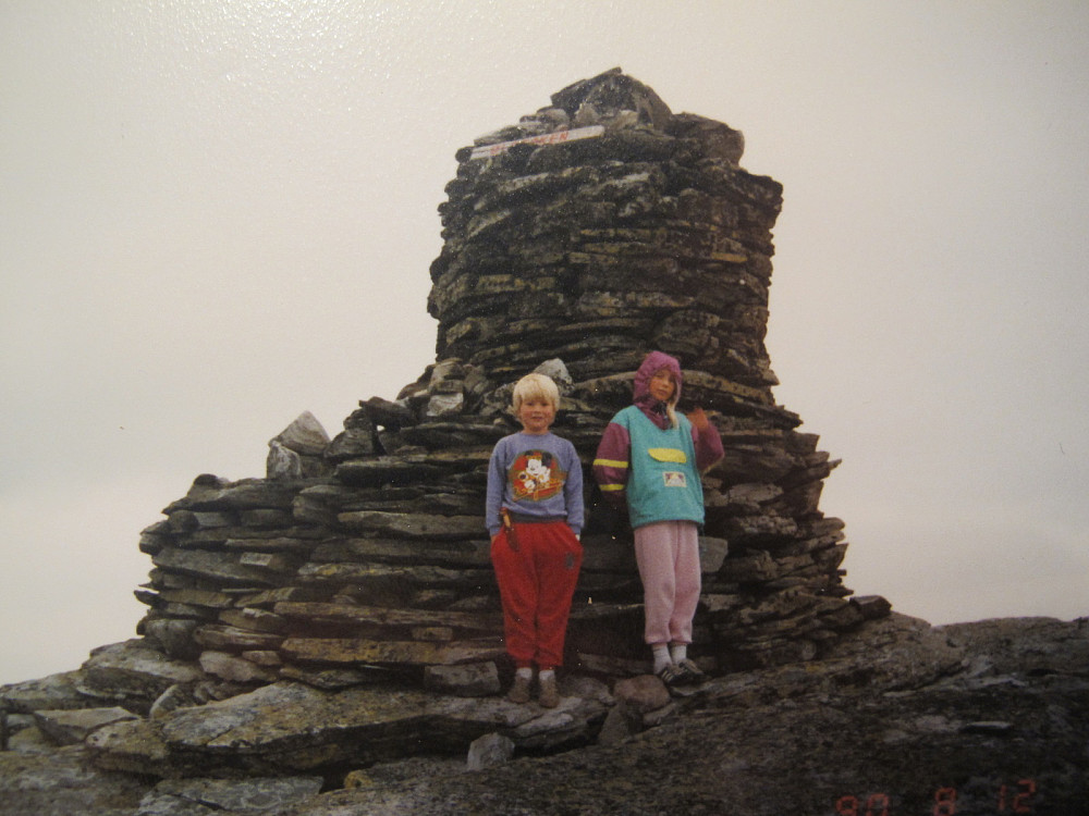 På toppen av Gloføkkampen. Bildet er tatt 12 aug. 1990. Turbekledningen er ikke helt den samme i dag...