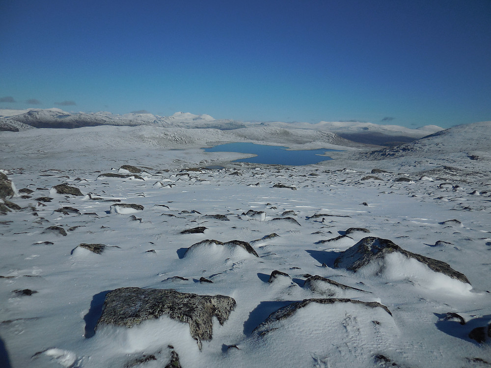 Storvatnet fra nordryggen på Trollkyrkja.