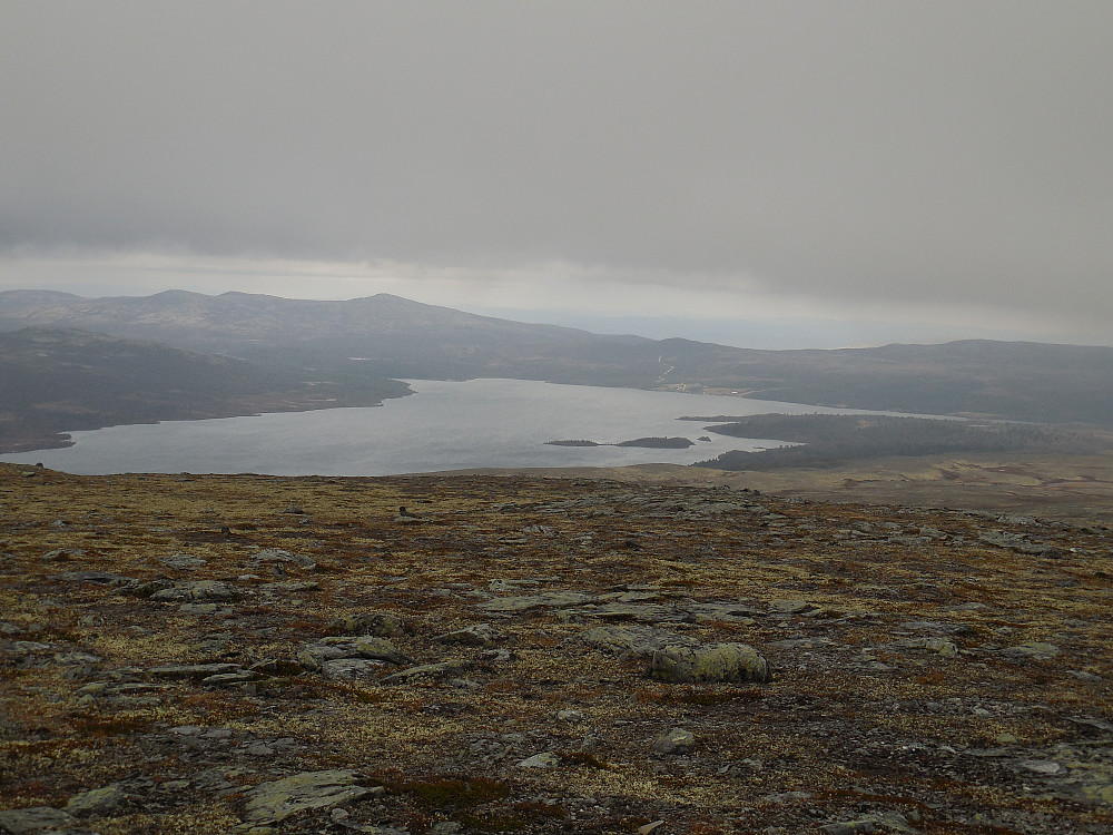 Korssjøen med Kvernskardet i bakgrunnen.