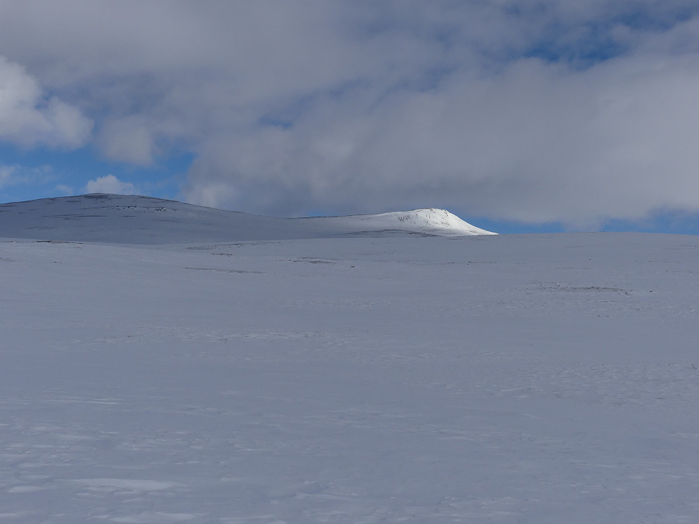 Knarthøe og Grisungknatten dukker snart opp.