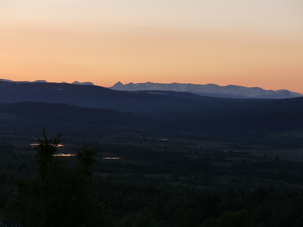 Kveldsutsikt fra Kvålestølen mot Gjendealpene.