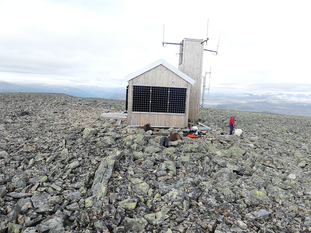 Den stygge installasjonen på toppen.