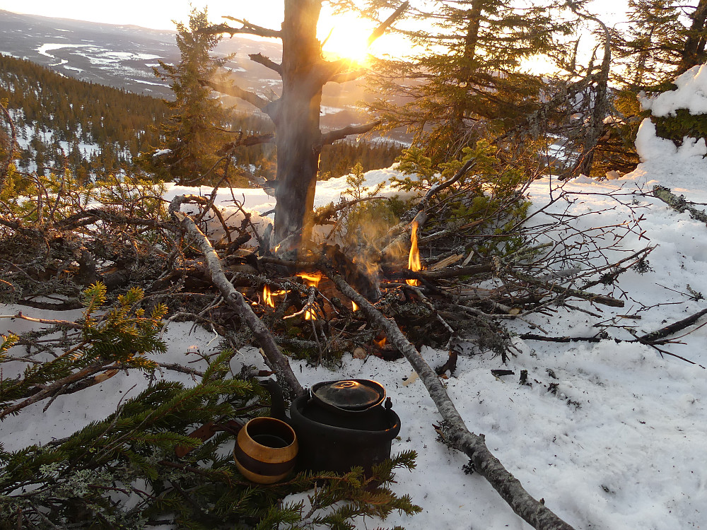 Bålfyring, turens høydepunkt!