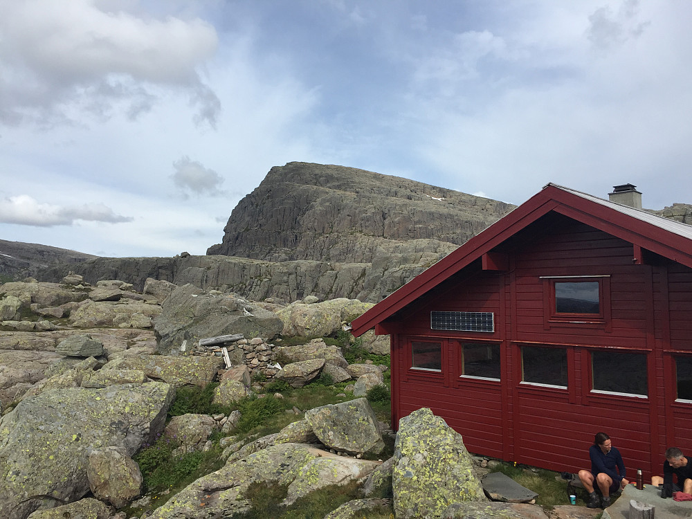 Blåbrebu og dagens mål i bakgrunnen.