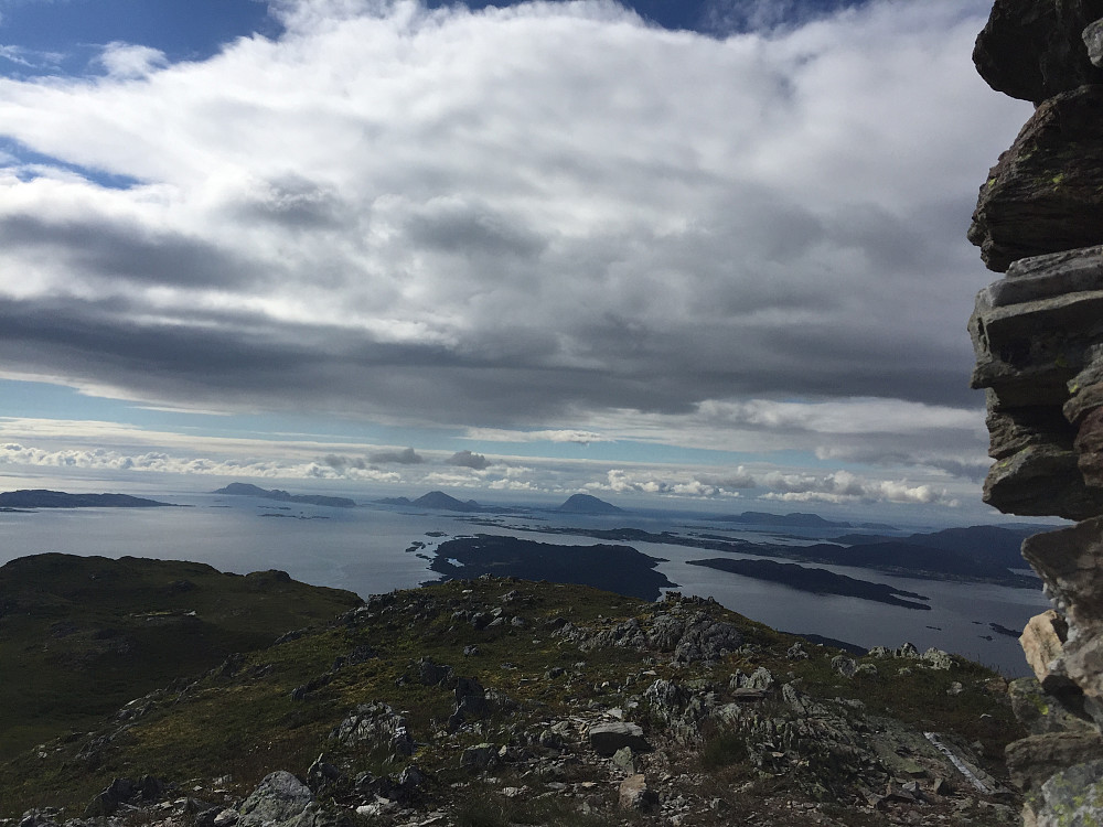 Mot Florø og øyane i vest. 