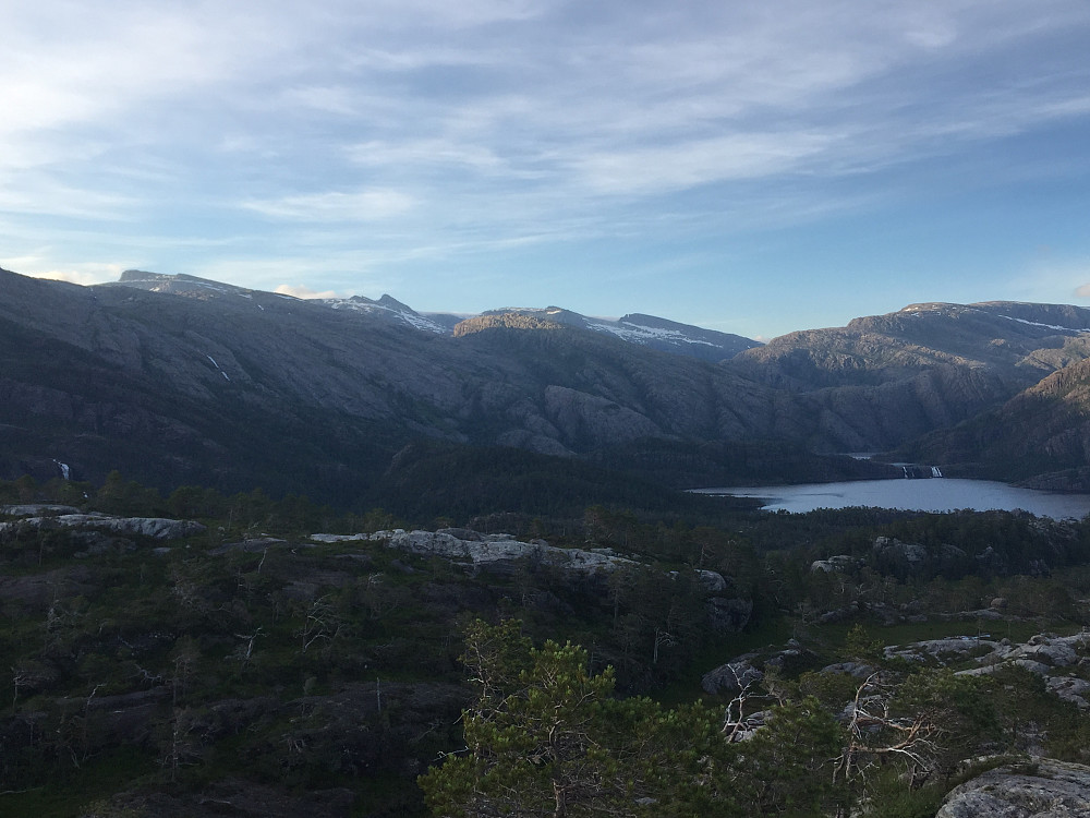  Keipen, Plogen og Saga.  