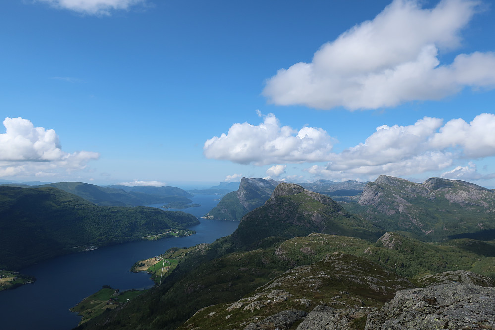 Fløyen, Laukelandshesten, Søre og Nordre Kringla.