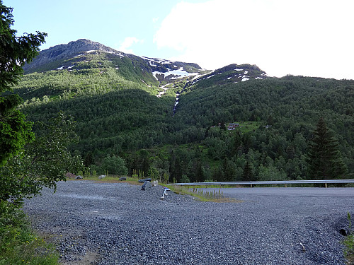 Skriki sett fra parkeringsplassen i Øvstedalen