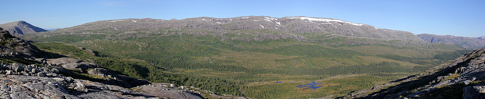 Utsikt over Tettingsdalen og mot Råkfjellmassivet