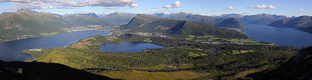 Panorama mot Ørstafjorden og Voldsfjorden