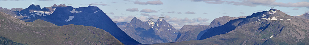 Panorama mot Grøtdalstindane - Skårasalen regionen