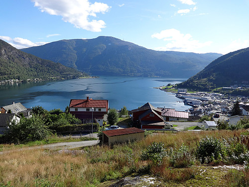 Sogndalsfjorden og Storehaugfjellet sett fra startstedet mitt over Sogndal
