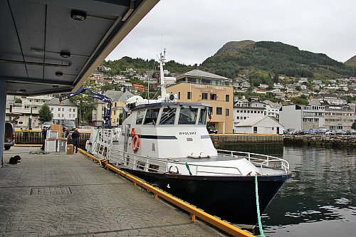 Venter på avgang fra Måløy...
