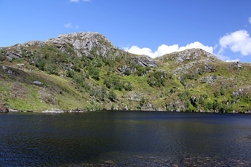 Vaulehornet sett fra Tverrfossevatnet
