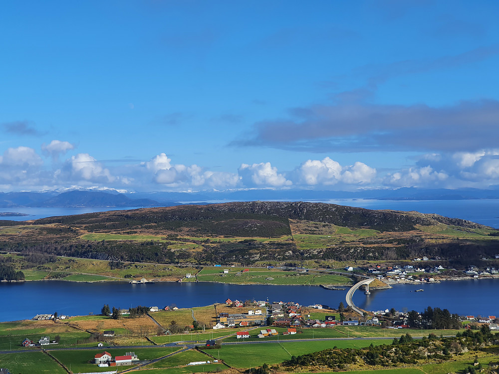 Utsikt mot forrige topp, Vardefjellet.