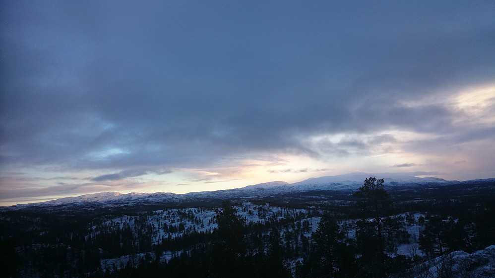 Ilfjellet i det fjerne fra Rognliåsen.