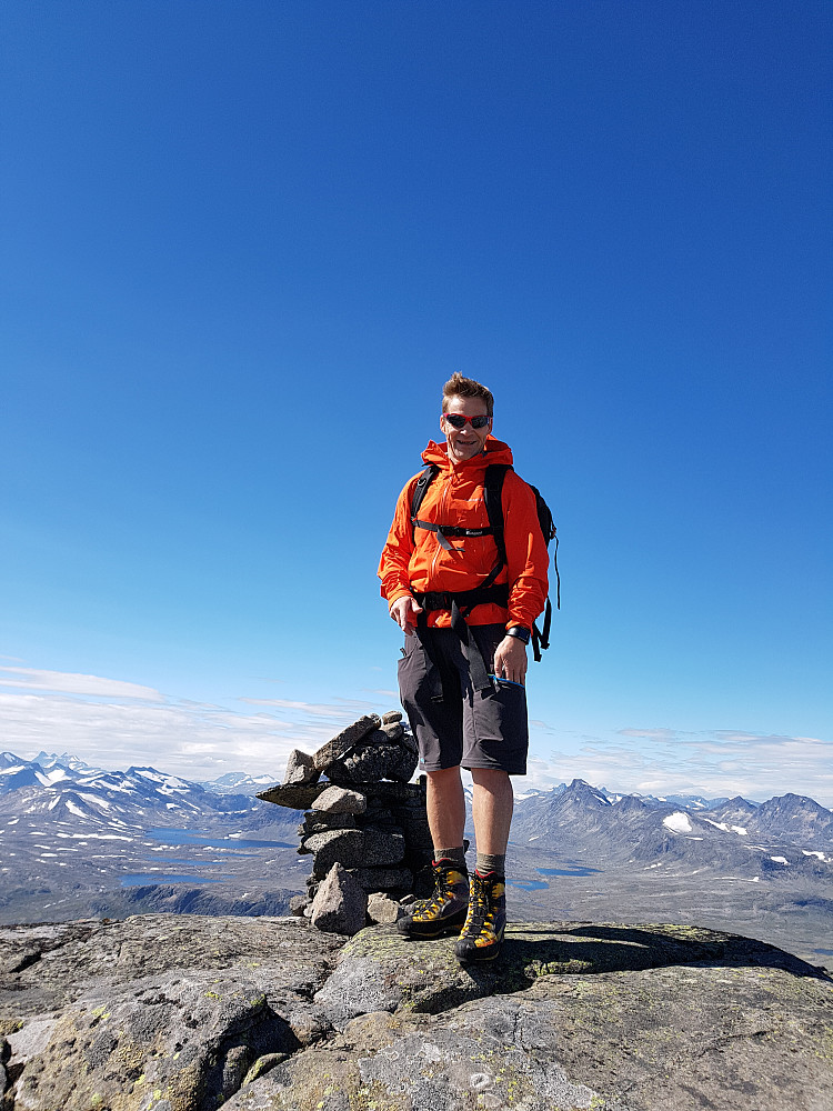 Einar på toppen 2032 moh.