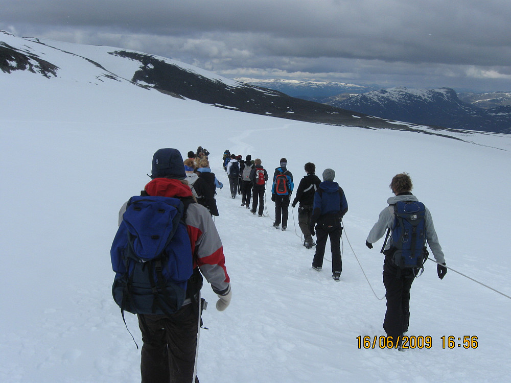 På veg tilbake i taulag over Styggebreen.