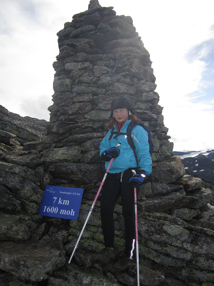 komt på 1600 moh.....fortsatt nokre høgdemeter att til 1884.....sliten her....