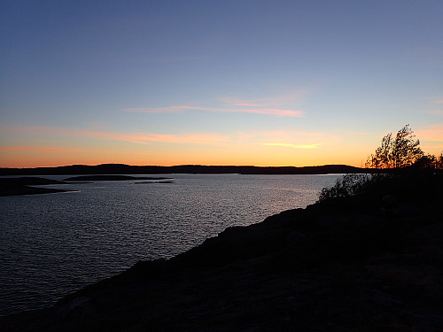 Solnedgang og nattergalsang. Livet er herlig!