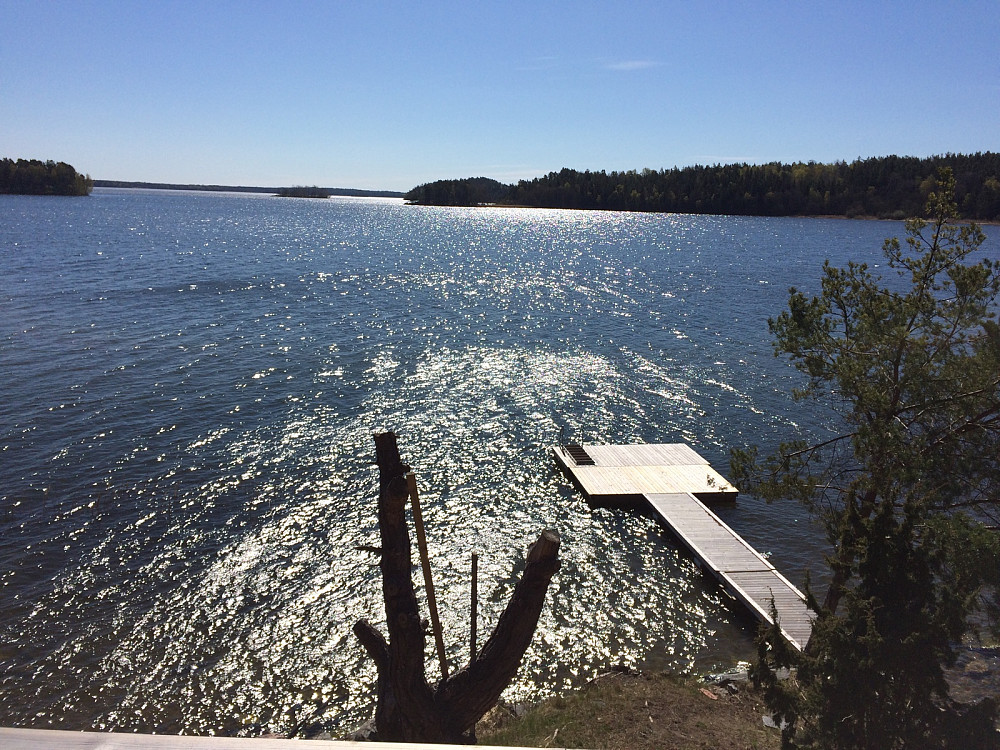 Helt grei utsikt over Malaren fra sjøbua vår