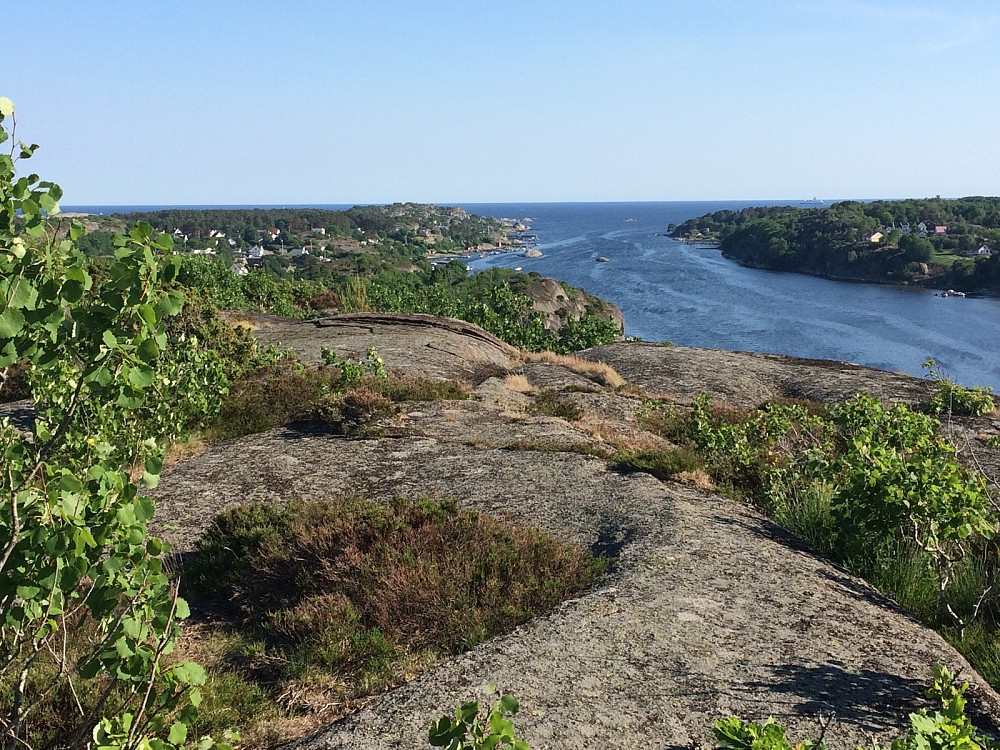 Ut Røssesundet
