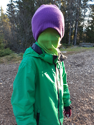 8 åringen vet råd når hun fryser på nesa og ØYNENE