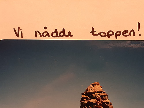 Måtte nesten sensurere de glade 90-talls vandrerne som sitter under varden.......