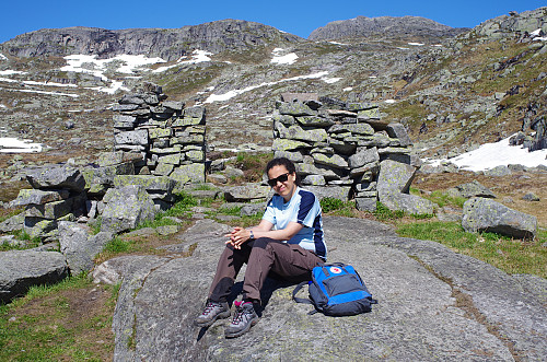 Image #7: Lunch break about halfway to The Troll's Tongue.