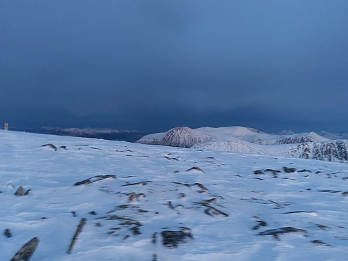 #6: View from Mount Gamlemsveten towards Mount Tverrbotshornet and Mount Hildrehesten.