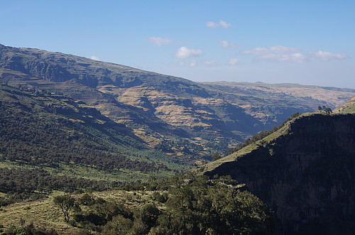 #7: View from the Chennek Viewpoint towards the south west, i.e. towards the Argin villages and the upper part of the Belegez Valley.