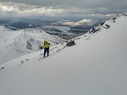 #5: Quite hard snow crust making it extremely difficult to move in a sideway slope without slipping and falling...