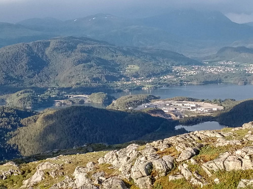 Bilde #18: Utsikt fra Vasstrandegga mot Digerneset og Skodjebruene.