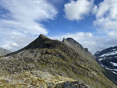 Image #25: The view from the summit of Mount Karihaugen towards Mount Haugabottstinden, The Queen, and the King.