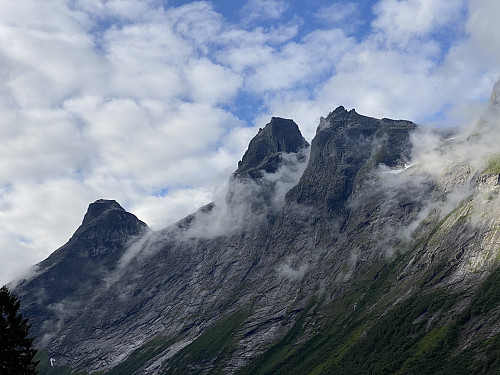 Image #1: The three southernmost peaks of Isterdalstindane Mountain Range (from left to right): Bispen ["The Bishop"], Kongen ["The King"], and Dronninga ["The Queen"]. These three mountains are the steepest, and most exciting ones of this range.