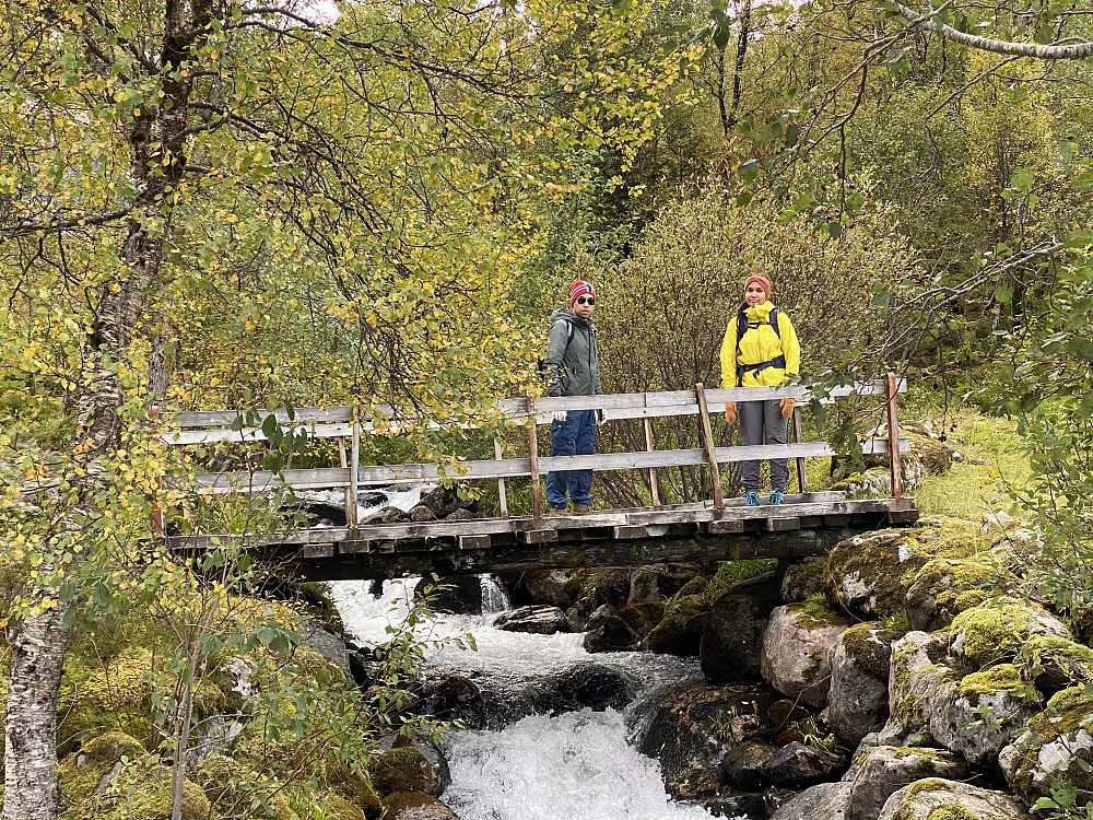 Image #1: An old bridge just by the Barstadsætra Parking Lot. We didn't actually need to cross this bridge as we had parked on the same side of the river as our trail was on; but the surroundings are indeed picturesque, and so just for this photo, we first crossed the river on the new concrete bridge (on which I was standing when shooting this image), and then we crossed back to the north side of the river on this old bridge. The two on the bridge are my oldest son and my youngest daughter.