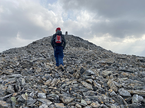 Image #7: Continuing towards the west peak of Mount Stigbotthornet.