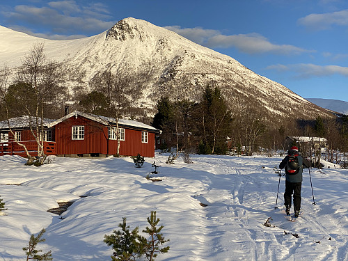 Image #1: Passing through Fuglehaugen cabin village. Mount Smørbottinden is seen in the background, though the summit isn't visible from down here.