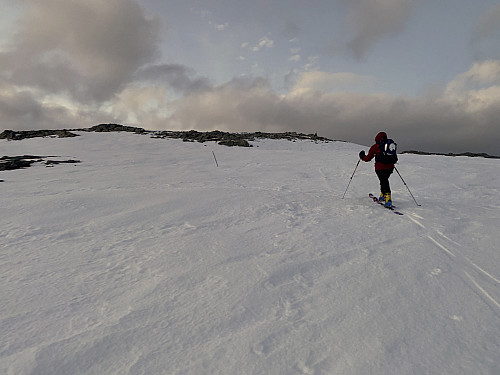 Image #6: Approaching the summit of Mount Roaldshornet.